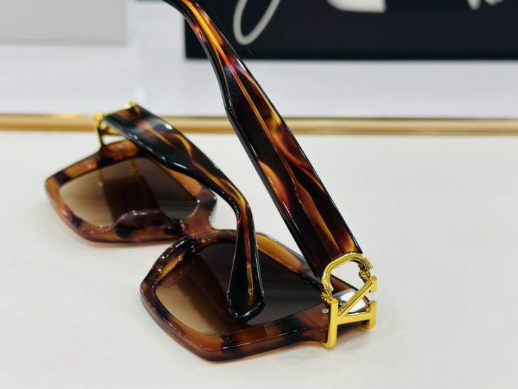 Picture of Valentino Sunglasses _SKUfw63765796fw